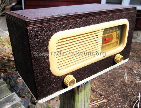 47-204 ; Philco, Philadelphia (ID = 1219747) Radio