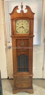 570 Grandfather Clock Radio; Philco, Philadelphia (ID = 3136981) Radio