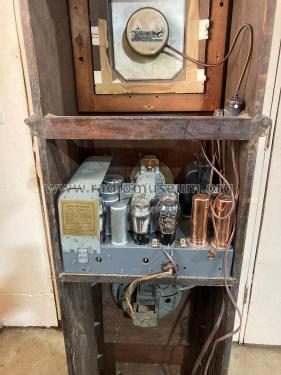 570 Grandfather Clock Radio; Philco, Philadelphia (ID = 3136982) Radio