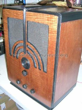 60MB ; Philco, Philadelphia (ID = 1192515) Radio