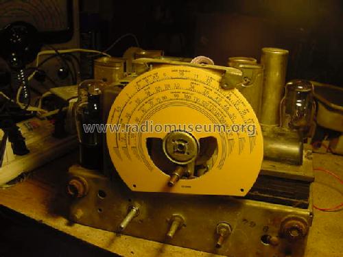 620B ; Philco, Philadelphia (ID = 1048639) Radio