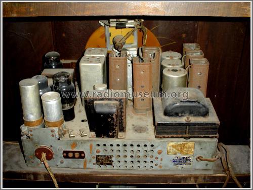 665X ; Philco, Philadelphia (ID = 104636) Radio