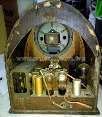 70-E; Philco, Philadelphia (ID = 2264500) Radio