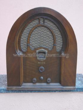 71B ; Philco, Philadelphia (ID = 1215160) Radio