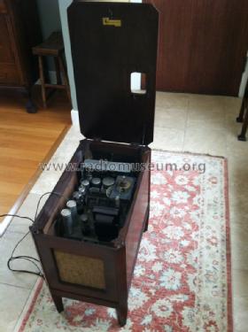 71LZ ; Philco, Philadelphia (ID = 1460046) Radio