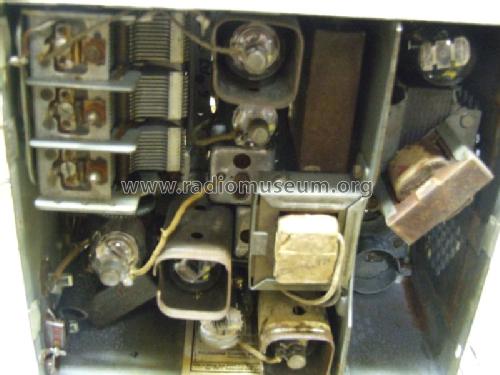 828K ; Philco, Philadelphia (ID = 906923) Car Radio