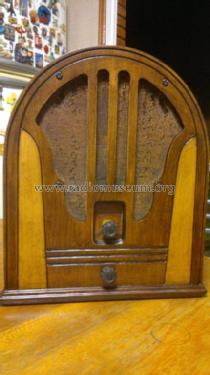 84B ; Philco, Philadelphia (ID = 1207147) Radio