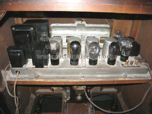 87 Lowboy; Philco, Philadelphia (ID = 449598) Radio