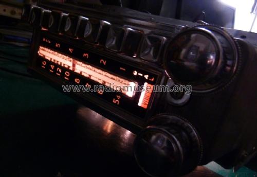 C-4608 Chrysler; Philco, Philadelphia (ID = 2098107) Car Radio