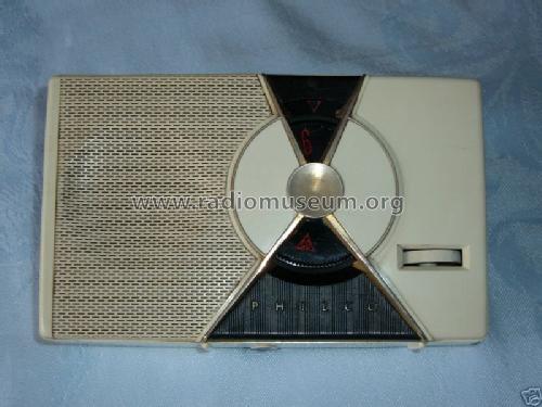 T-7 Code 126; Philco, Philadelphia (ID = 235359) Radio