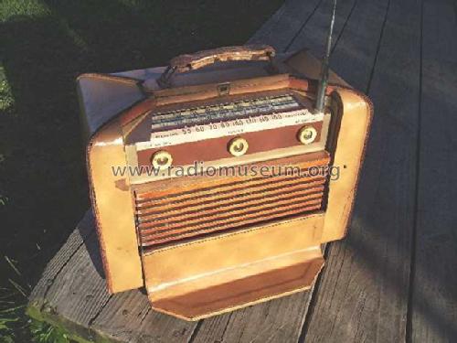 Tropic 3214-121; Philco, Philadelphia (ID = 555249) Radio