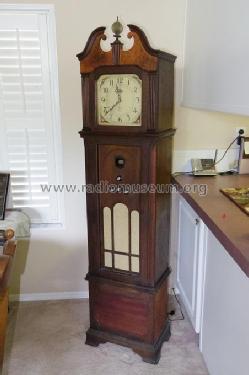 570 Grandfather Clock Radio; Philco, Philadelphia (ID = 1870165) Radio