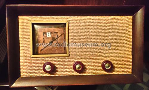 B52; Philco Radio & (ID = 2916040) Radio