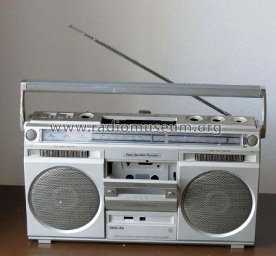 4 Band Stereo Radio Cassette Recorder D8424 /00; Philips, Singapore (ID = 2089691) Radio