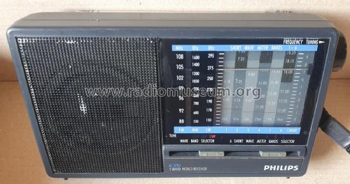 9-Band World Receiver AE 3205/00; Philips 飞利浦; (ID = 3133056) Radio