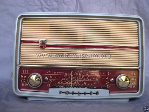 165N; Philips Australia (ID = 685497) Radio