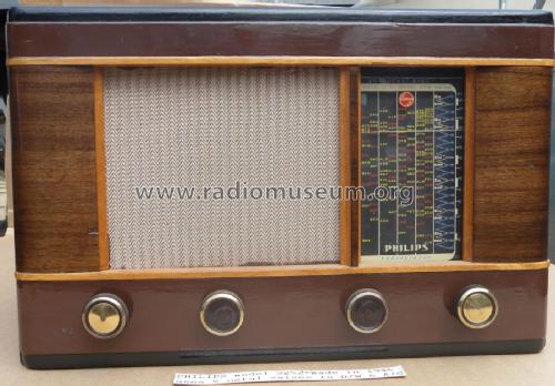 3252W; Philips Australia (ID = 2762320) Radio