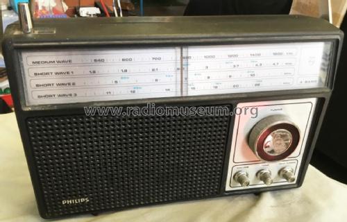 4 Band RL417 90RL417 /45R; Philips Australia (ID = 2246747) Radio