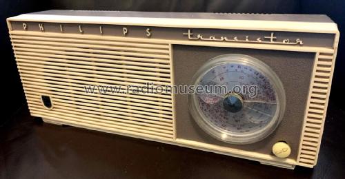 New Metropolitan MT7; Philips Australia (ID = 2689079) Radio