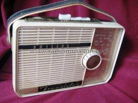 Transistor 'Town and Country' 200; Philips Australia (ID = 1476281) Radio