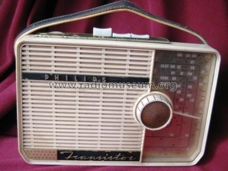 Transistor 'Town and Country' 200; Philips Australia (ID = 1476296) Radio