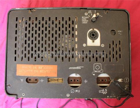 B4X67Z; Philips Belgium (ID = 2553887) Radio