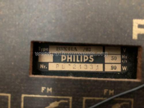 B5X44A /00 /03; Philips Belgium (ID = 2534945) Radio