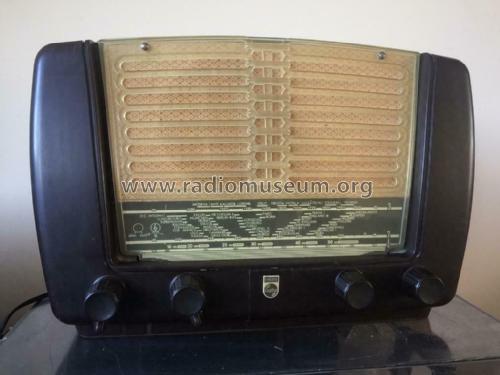 BX320A /00; Philips Belgium (ID = 2518940) Radio