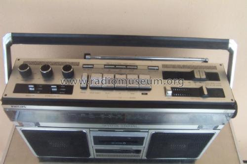 4 Band AM FM Radio Cassette Recorder 8589 D8589 /50; Philips, Singapore (ID = 2664407) Radio