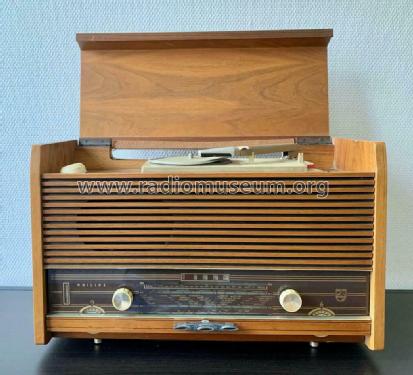 H4X32A /00 /16; Philips Belgium (ID = 2579811) Radio