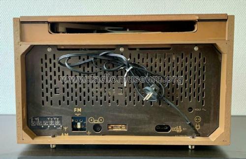 H4X32A /00 /16; Philips Belgium (ID = 2579814) Radio