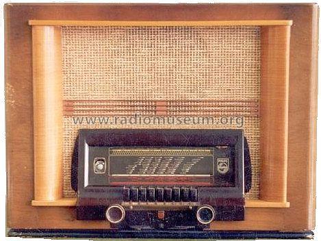 82VR; Philips Hungary, (ID = 234327) Radio