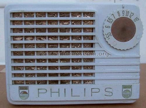 461 ; Philips Canada (ID = 2247209) Radio