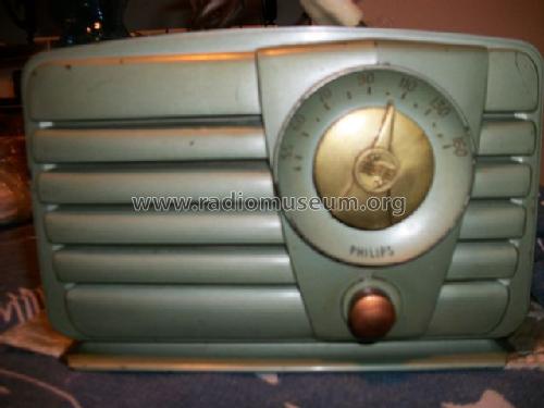 905 ; Philips Canada (ID = 1564532) Radio