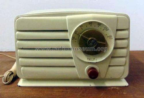 905 ; Philips Canada (ID = 1702247) Radio