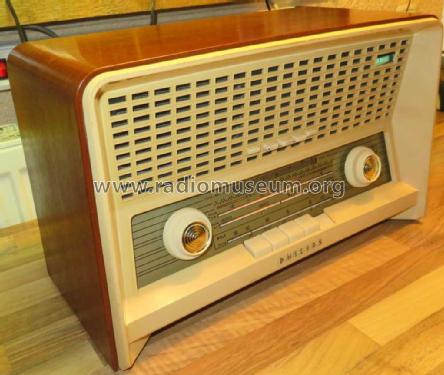 B4C87A ; Philips Canada (ID = 2106388) Radio