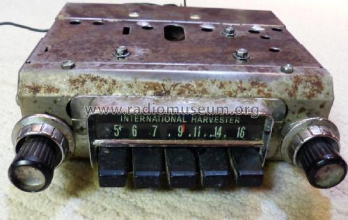 International Harvester IH4041; Philips Canada (ID = 2125236) Car Radio