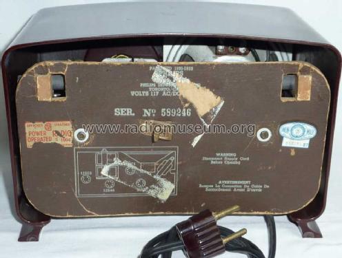 P104 ; Philips Canada (ID = 1708877) Radio