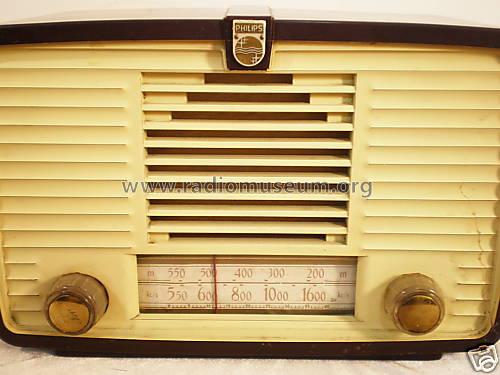 P133 ; Philips Canada (ID = 701748) Radio