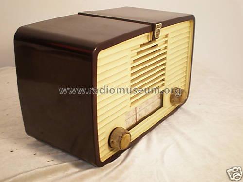 P133 ; Philips Canada (ID = 701751) Radio