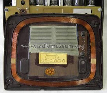 PH402; Philips Canada (ID = 351618) Radio