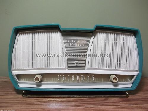 Twin-Tone B2C10U; Philips Canada (ID = 1612809) Radio