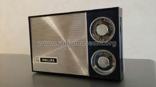 11RL080 /00; Philips; Eindhoven (ID = 1874172) Radio