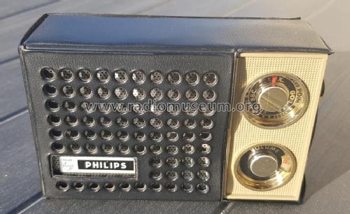11RL080 /00; Philips; Eindhoven (ID = 2779800) Radio