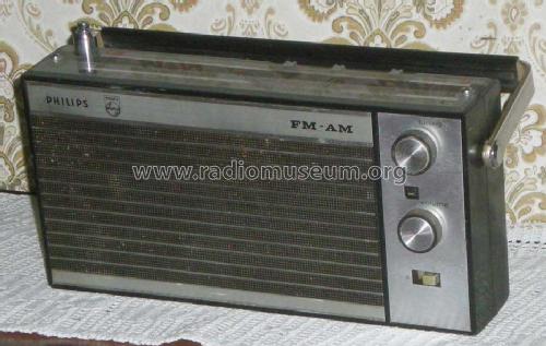 22RL370 /02R; Philips Belgium (ID = 1544336) Radio