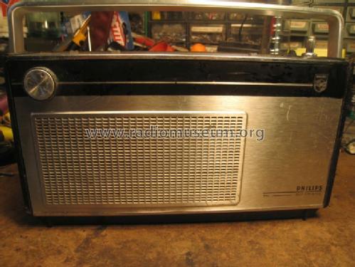 22RL384 /62R; Philips Belgium (ID = 1702626) Radio