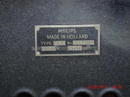 2515; Philips; Eindhoven (ID = 1040580) Radio