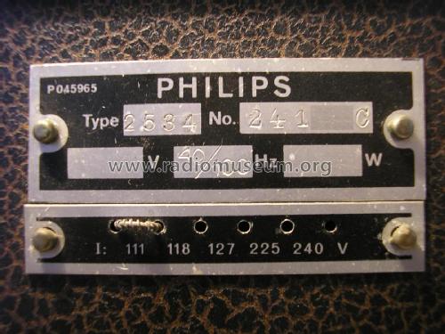 2534; Philips; Eindhoven (ID = 2139454) Radio
