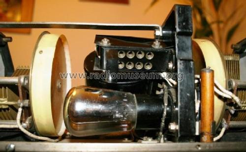 2802; Philips; Eindhoven (ID = 983808) Radio