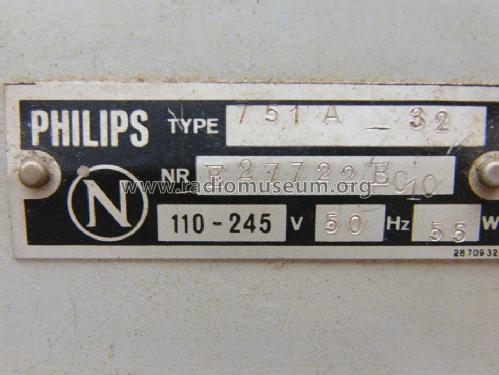 751A /32; Philips; Eindhoven (ID = 1410041) Radio